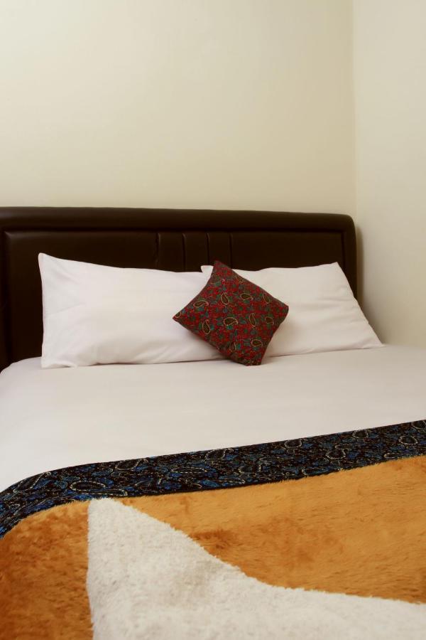 Bantal Guling Trans Hotel Бандунг Екстериор снимка